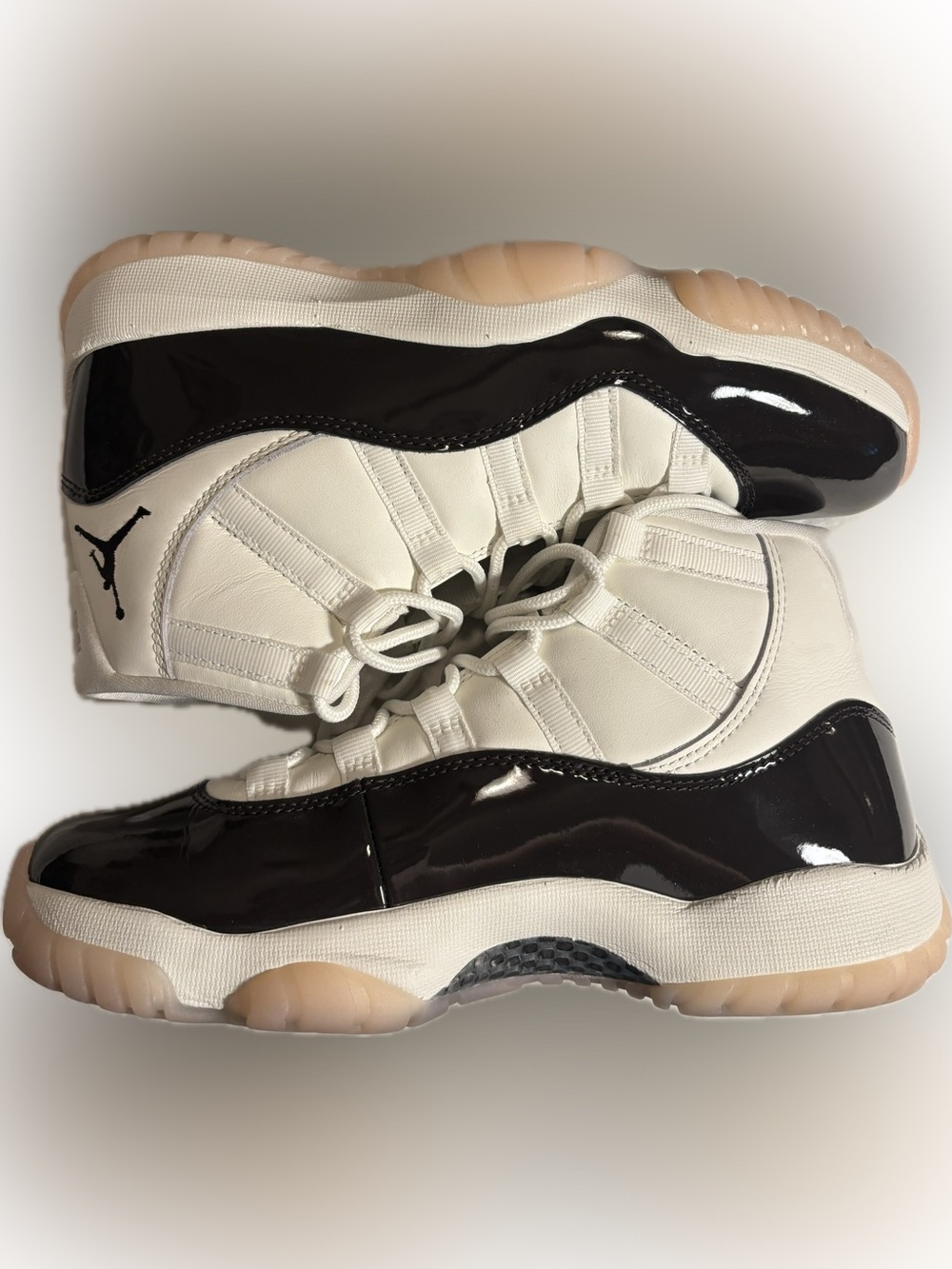 Women’s Air Jordan 11 Retro “Neapolitan” - Picture 2 of 10